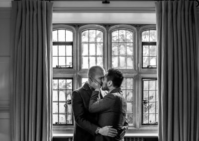 The grooms kissing